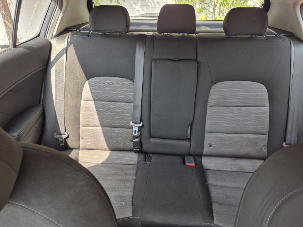 2016 Kia Forte Image 2