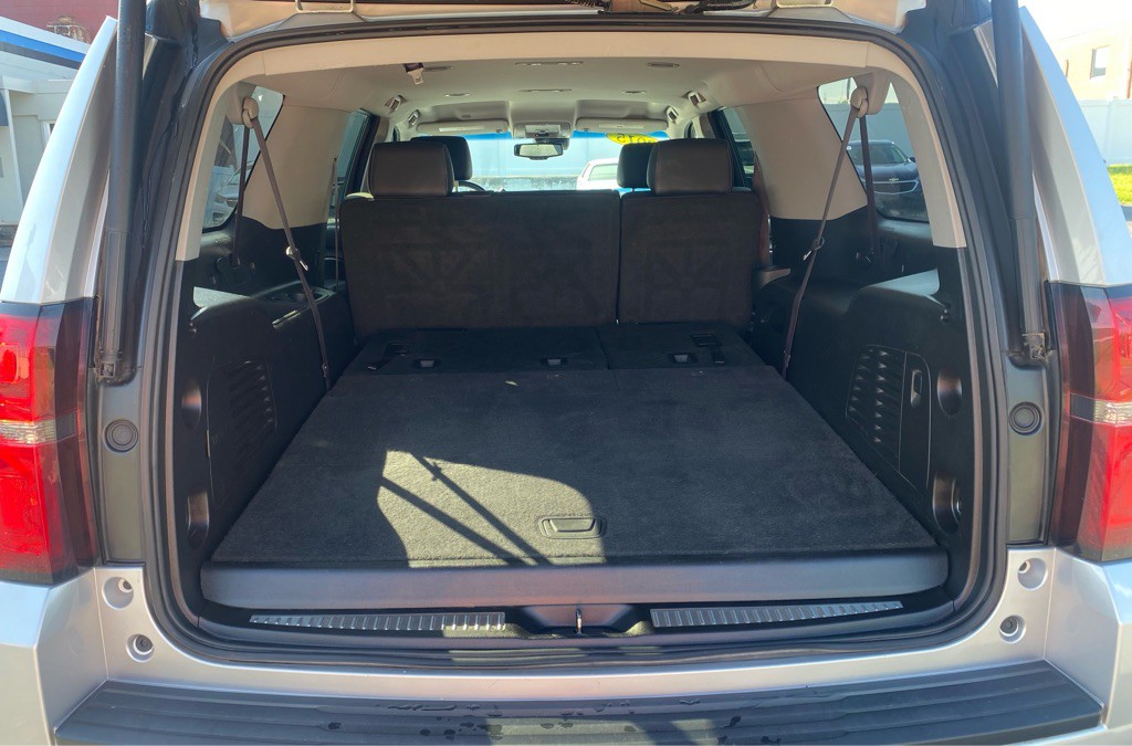 2015 Chevrolet Suburban Image 11