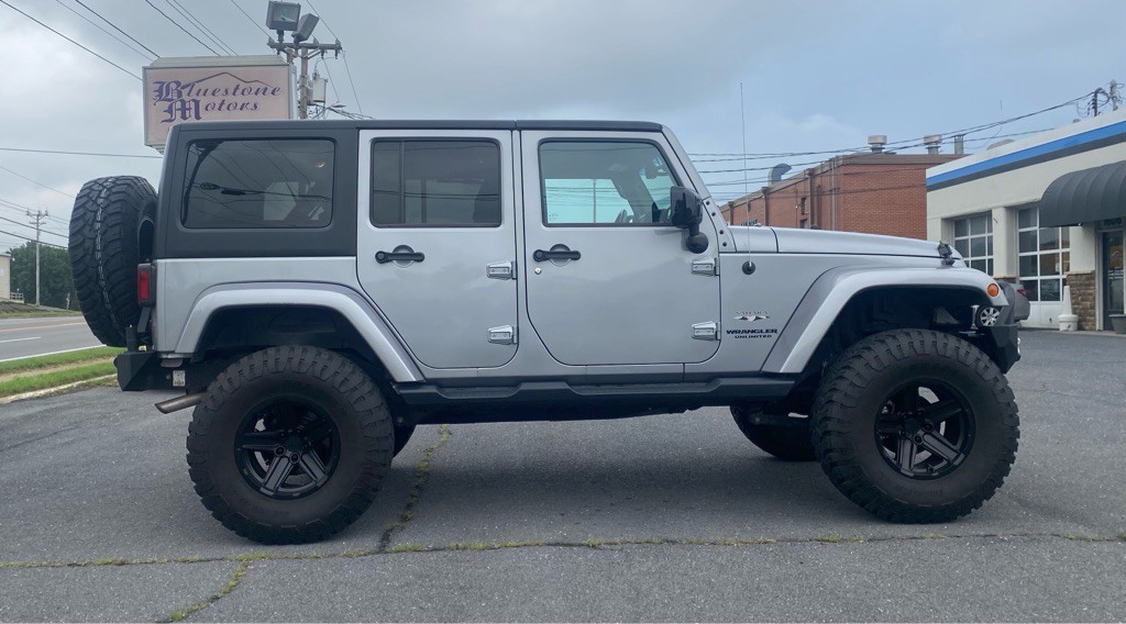 2016 Jeep Wrangler Unlimited Image 2