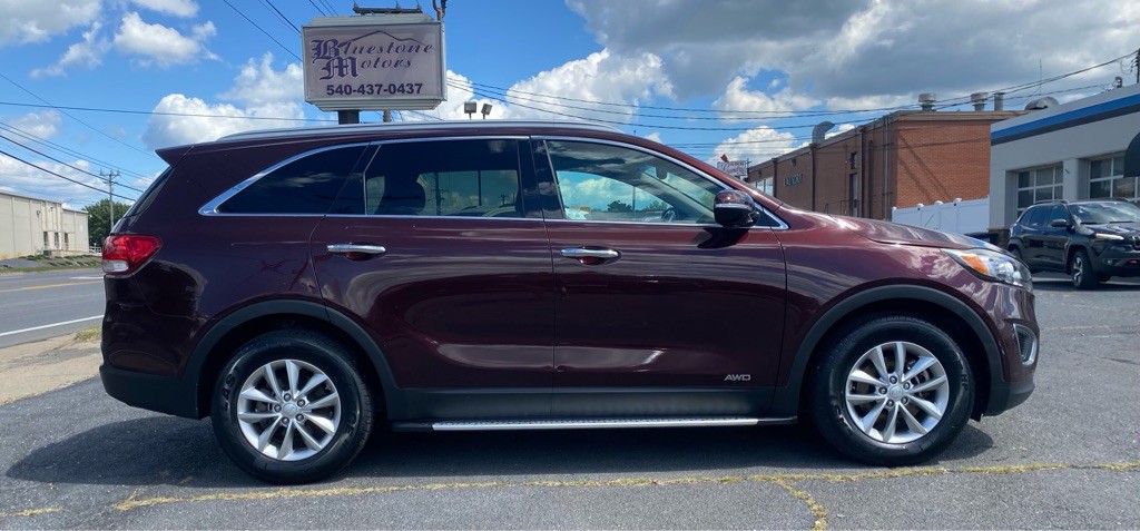 2016 Kia Sorento Image 2