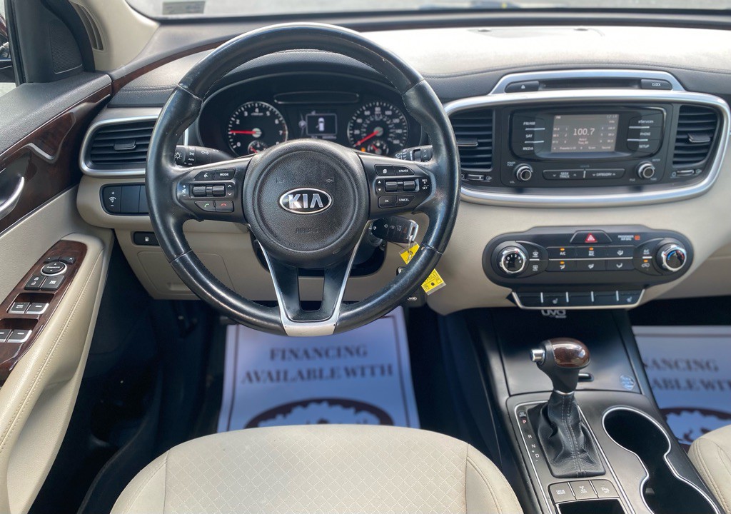 2016 Kia Sorento Image 12