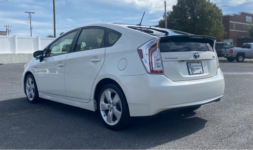 2014 Toyota Prius Image 3