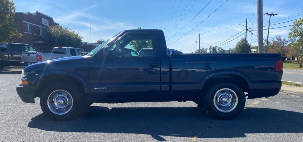 2002 Chevrolet S10 Image 4