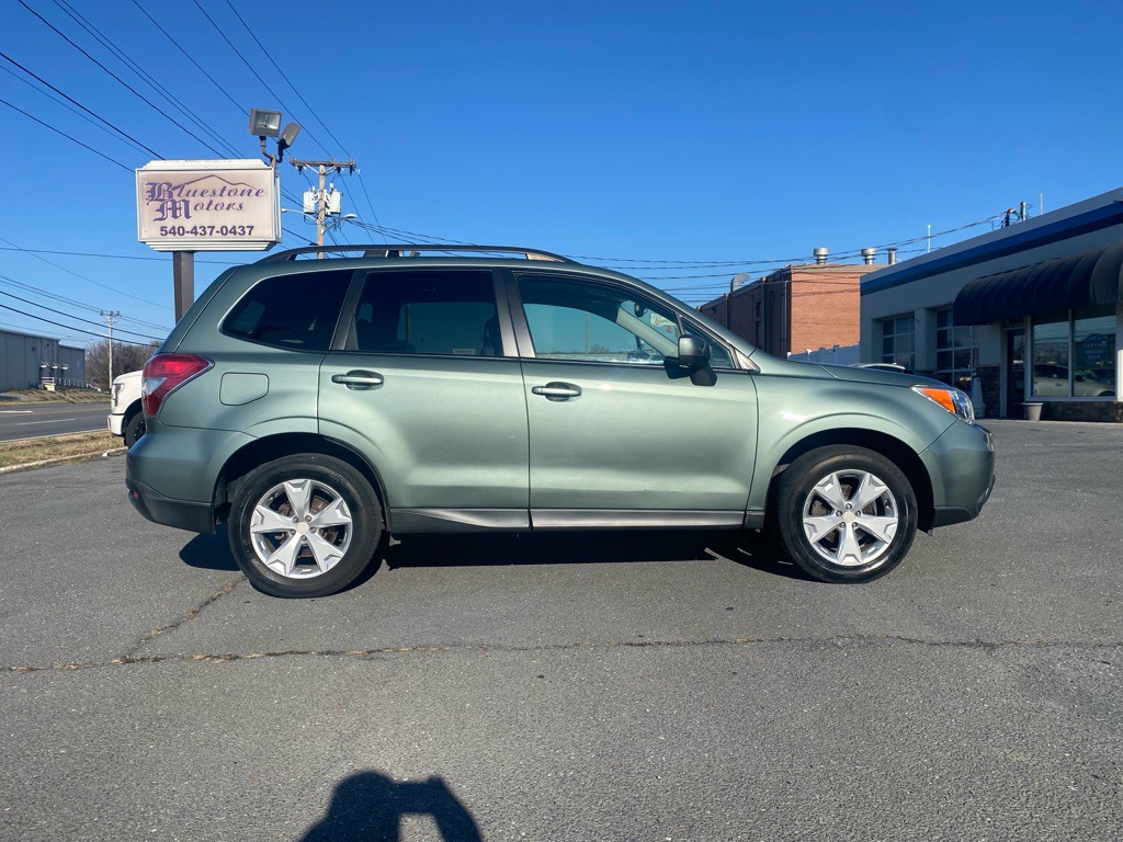 2016 Subaru Forester Image 2