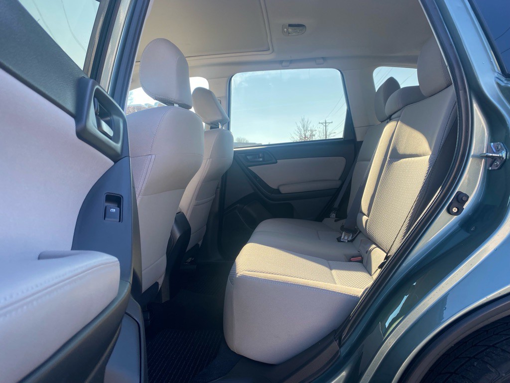 2016 Subaru Forester Image 7