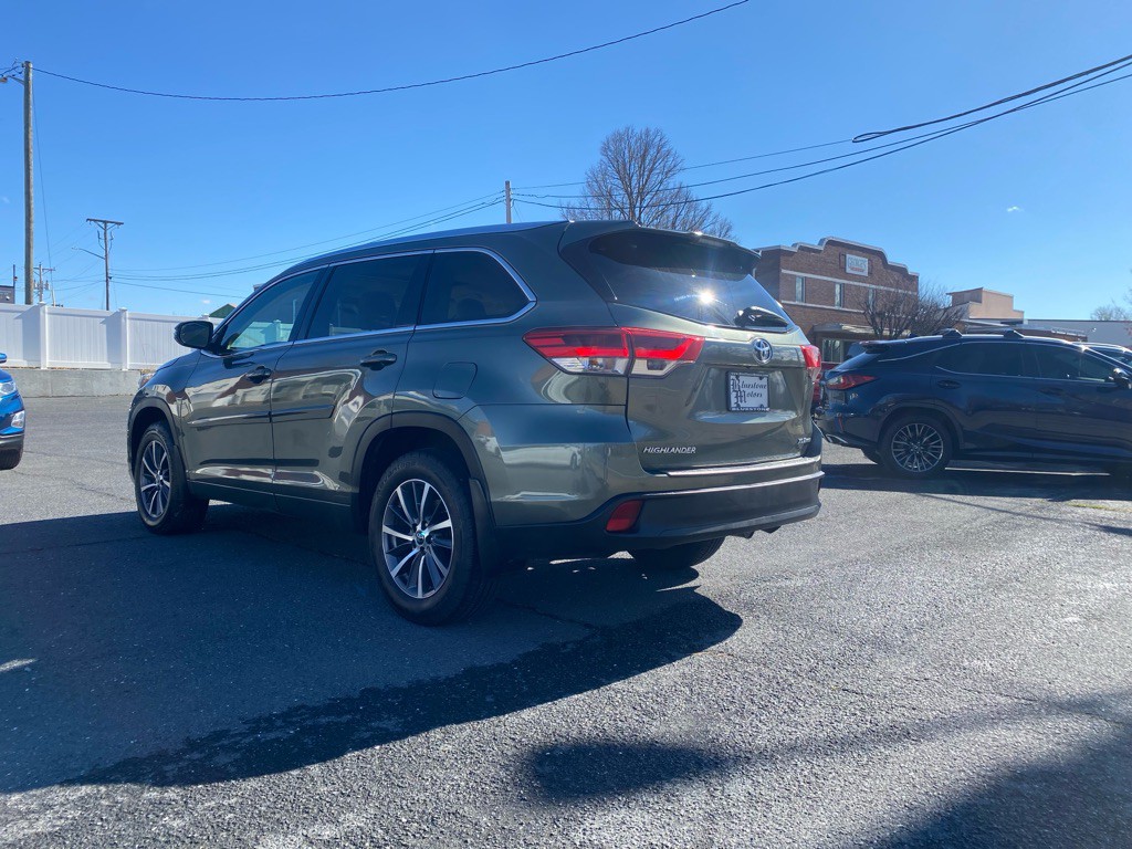 2018 Toyota Highlander Image 3