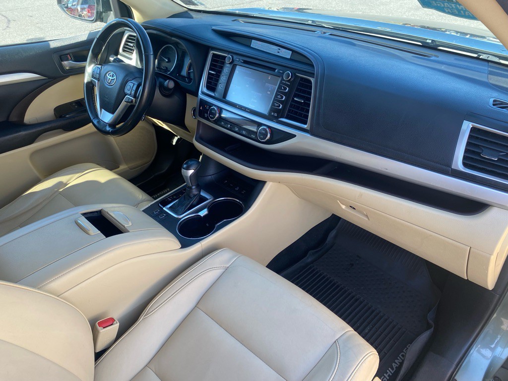 2018 Toyota Highlander Image 9