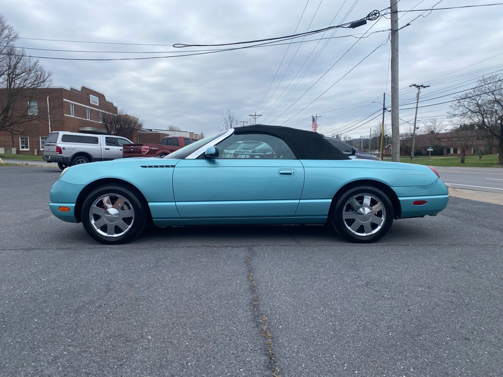 2002 Ford Thunderbird Image 4