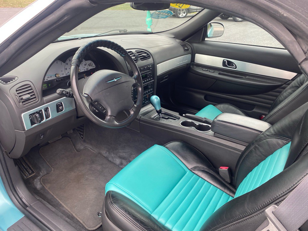 2002 Ford Thunderbird Image 5