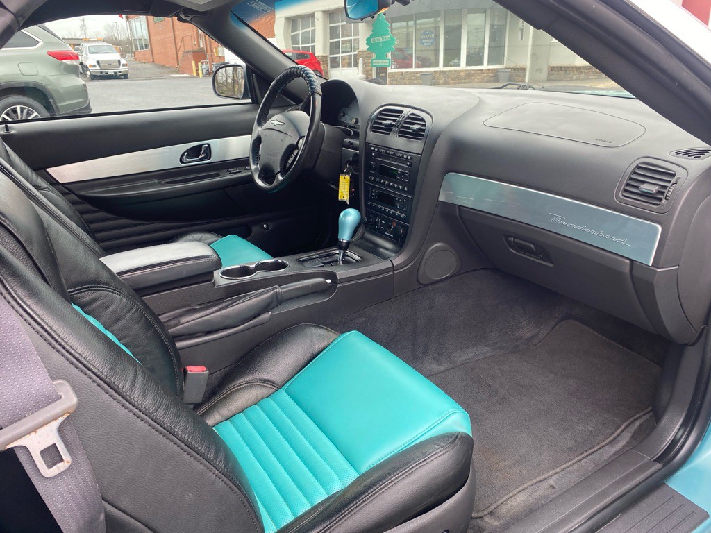 2002 Ford Thunderbird Image 6