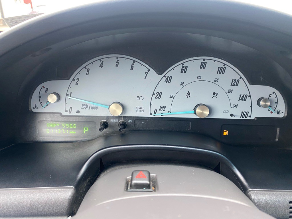 2002 Ford Thunderbird Image 8