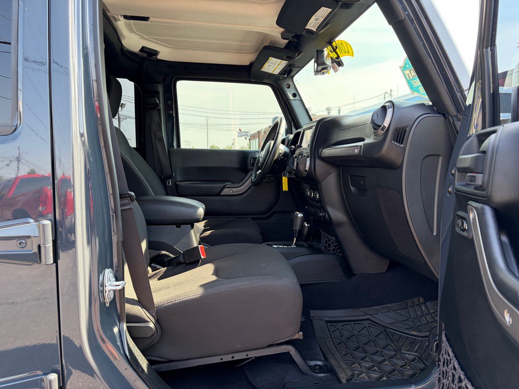 2017 Jeep Wrangler Unlimited Image 8