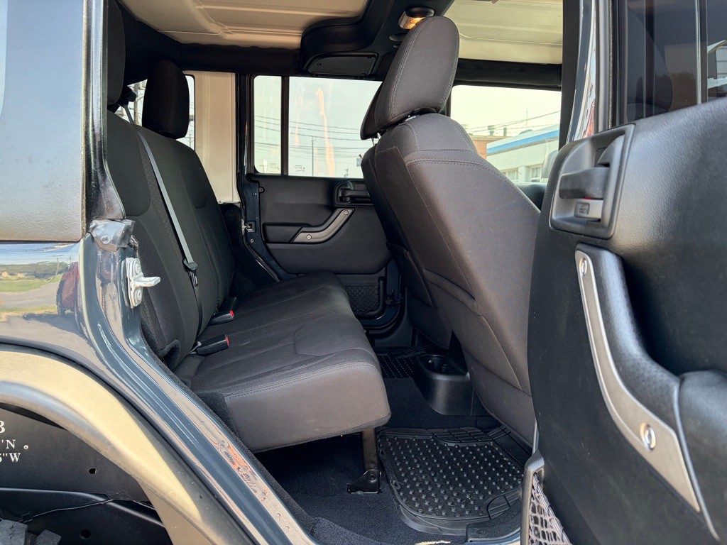 2017 Jeep Wrangler Unlimited Image 9
