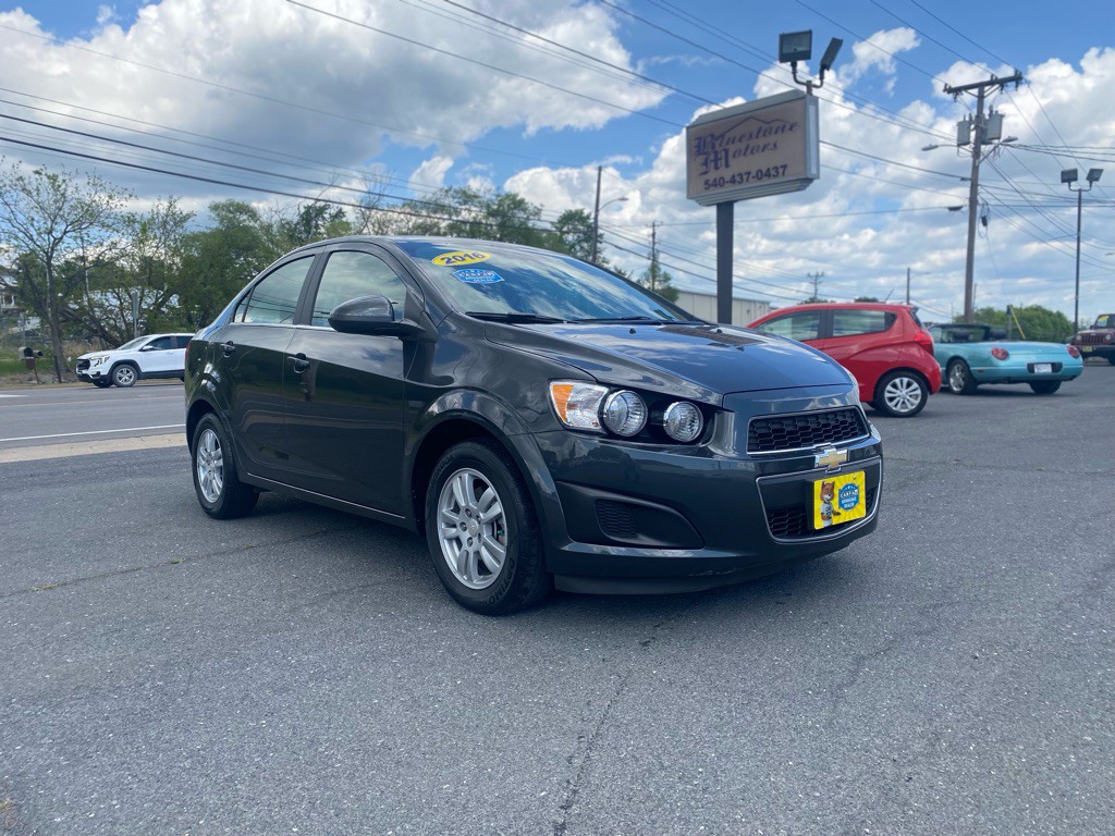 2016 Chevrolet Sonic Image 1