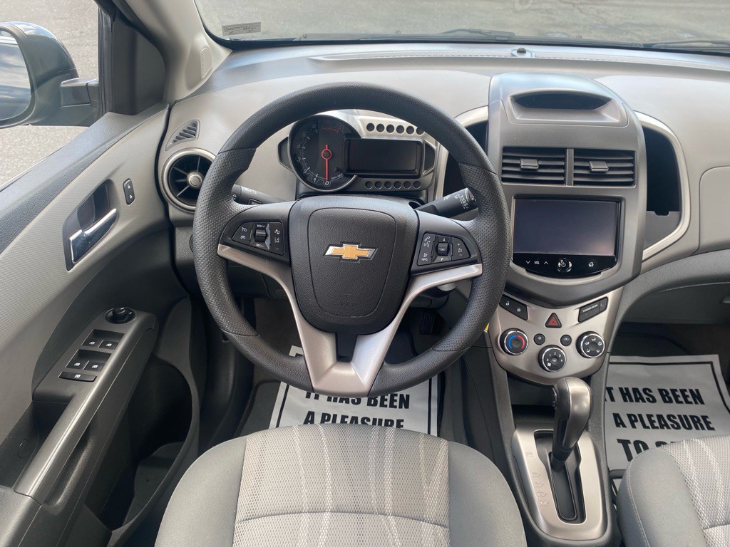 2016 Chevrolet Sonic Image 11