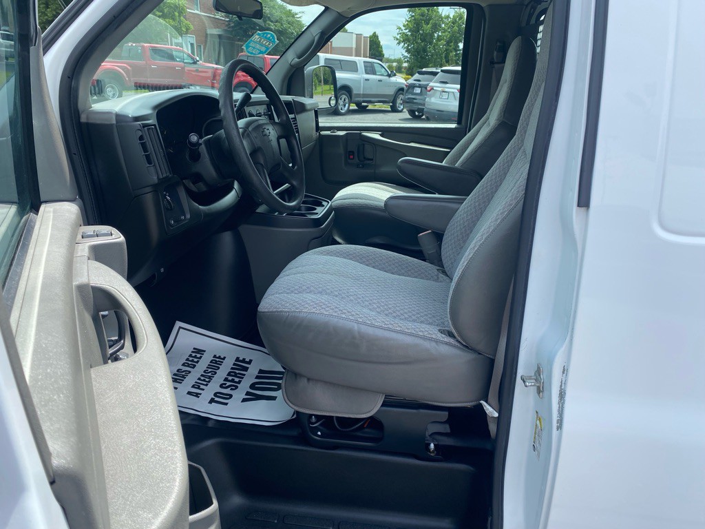 2005 Chevrolet Express Image 5