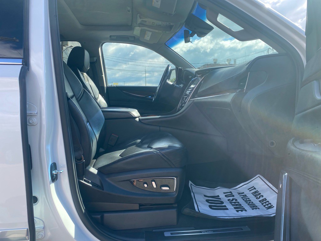 2019 Cadillac Escalade Image 6