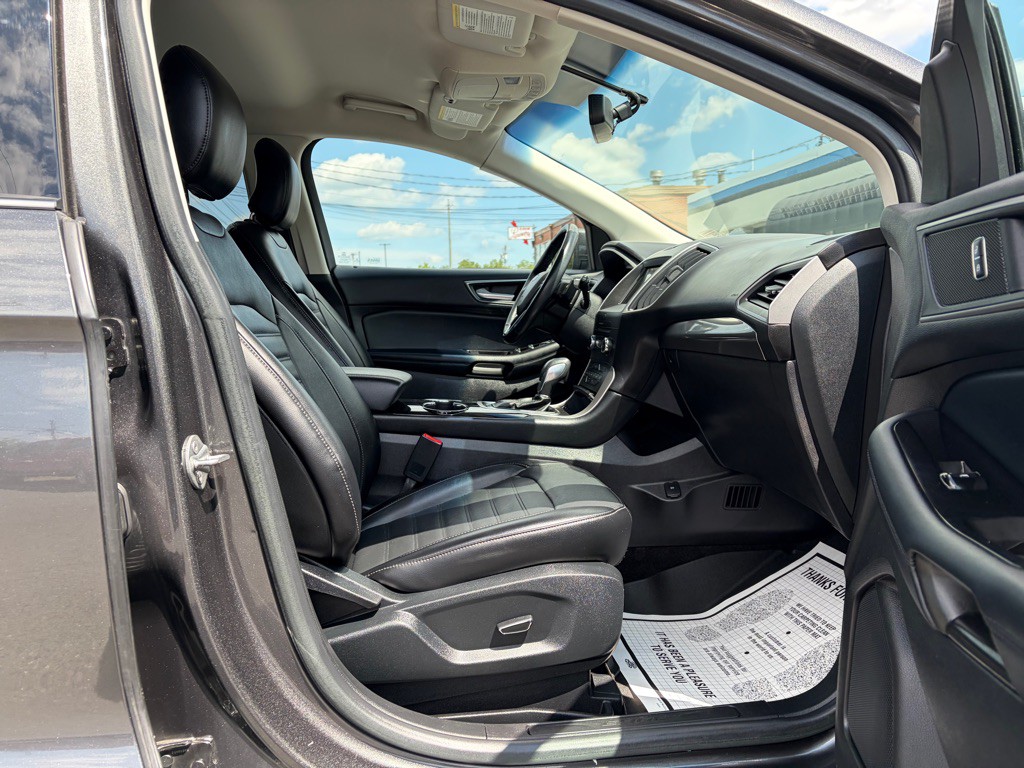 2017 Ford Edge Image 9