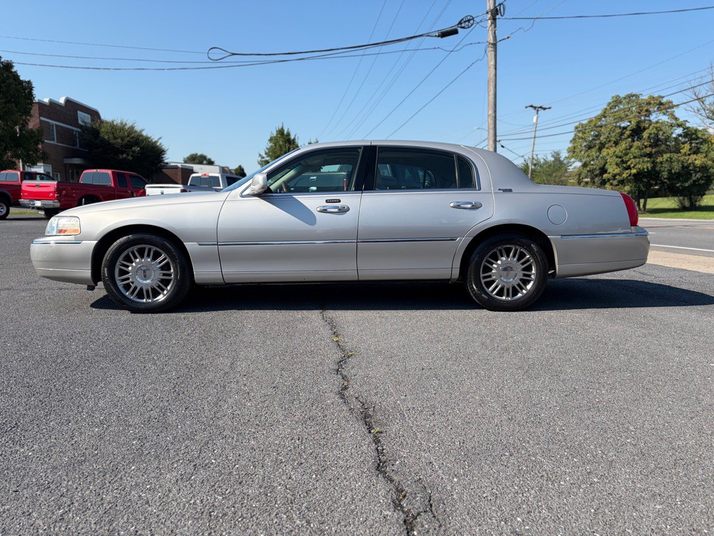 2006 Lincoln Town Car Image 4