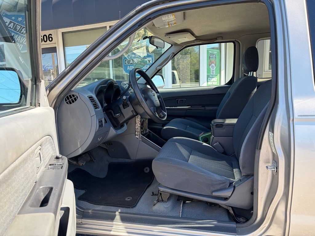2004 Nissan Frontier Image 5