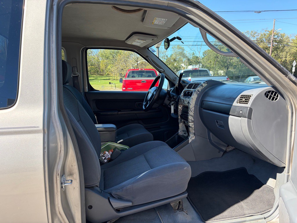 2004 Nissan Frontier Image 7
