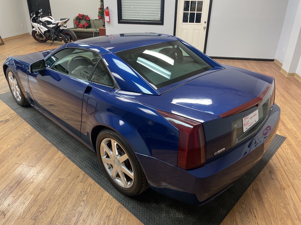2004 Cadillac XLR Image 7