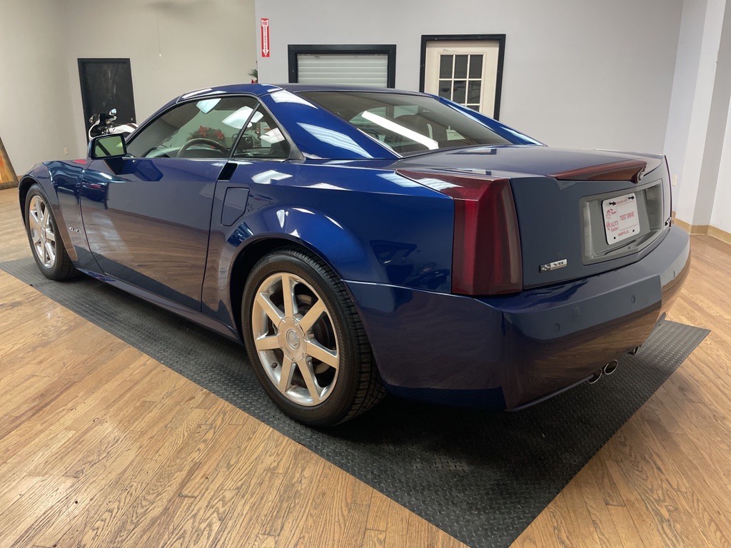 2004 Cadillac XLR Image 8