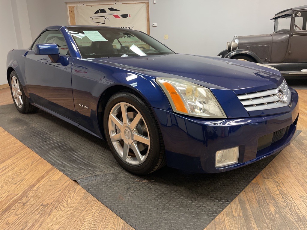2004 Cadillac XLR Image 15
