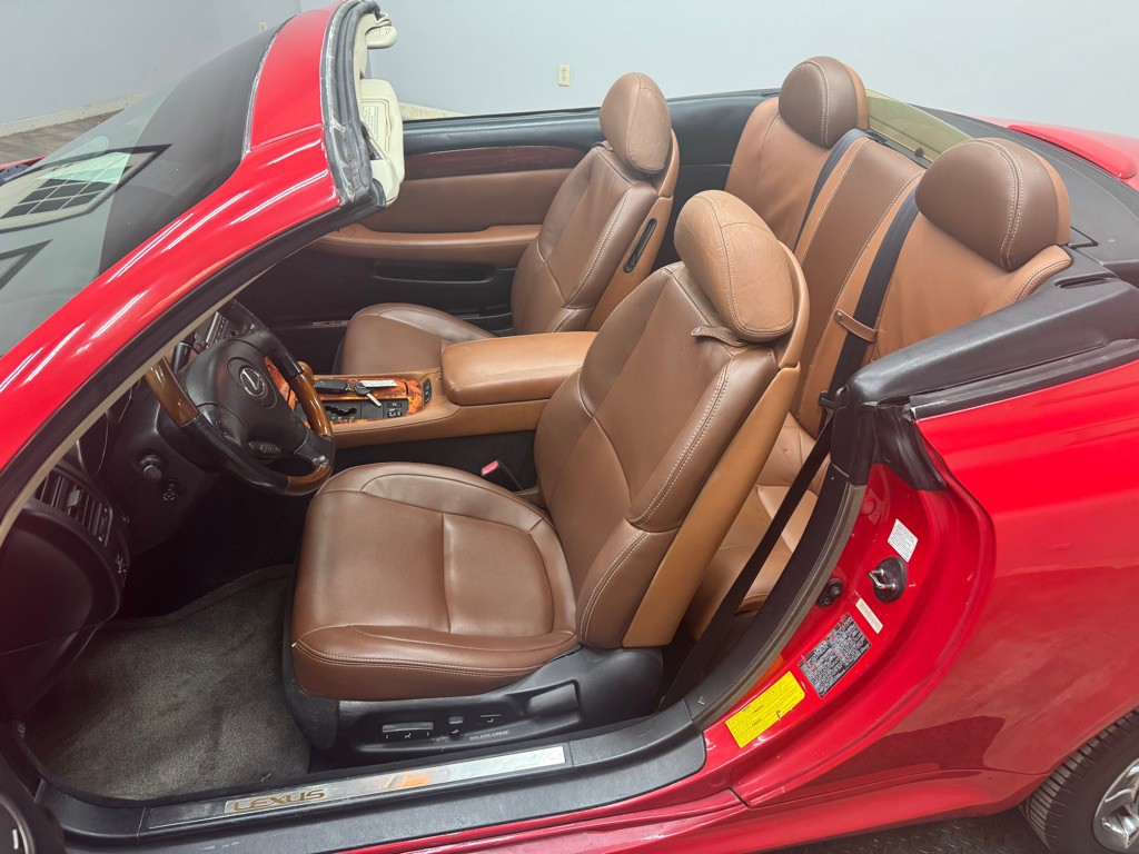 2003 Lexus SC Image 4