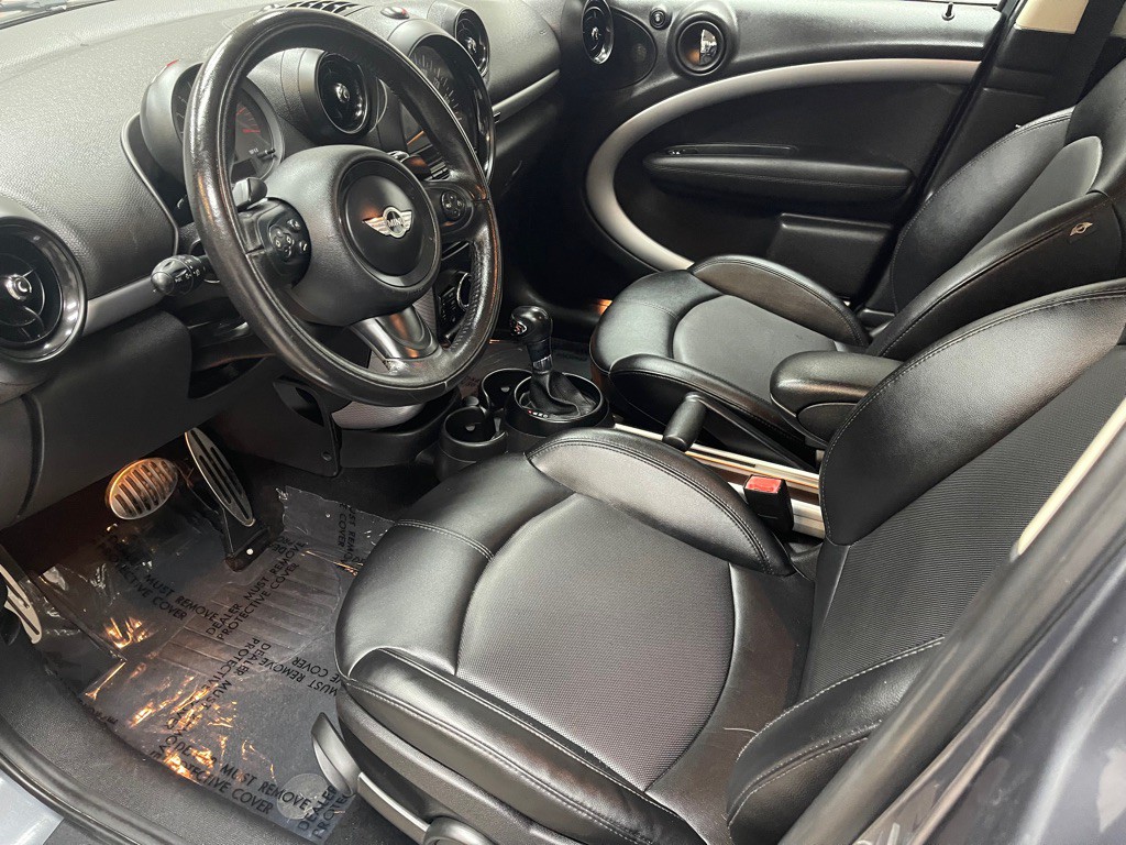 2016 MINI Cooper Image 17