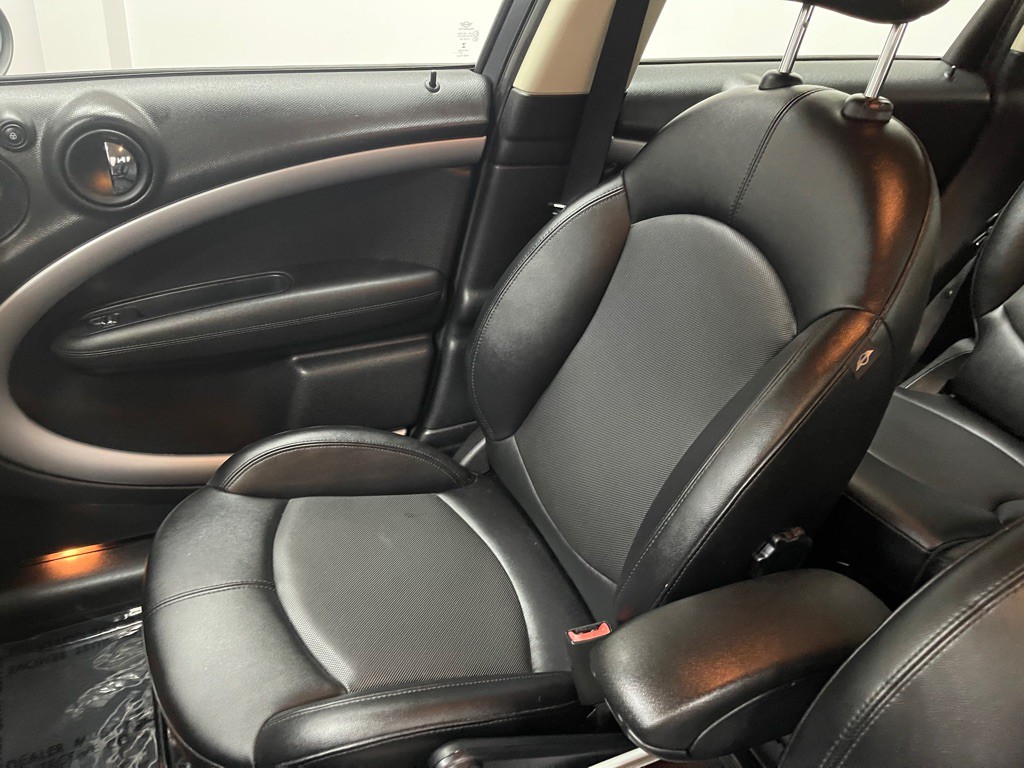 2016 MINI Cooper Image 23