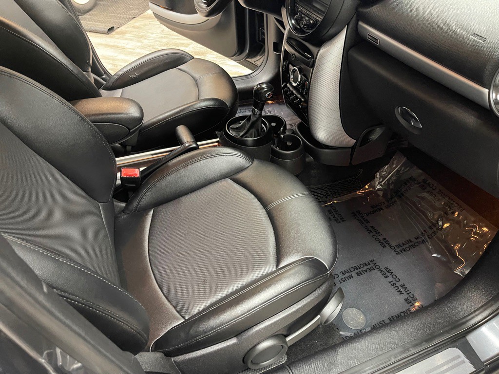 2016 MINI Cooper Image 27