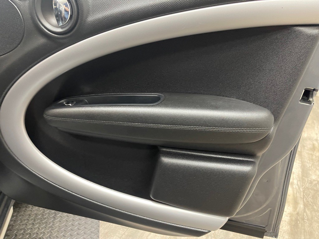 2016 MINI Cooper Image 33