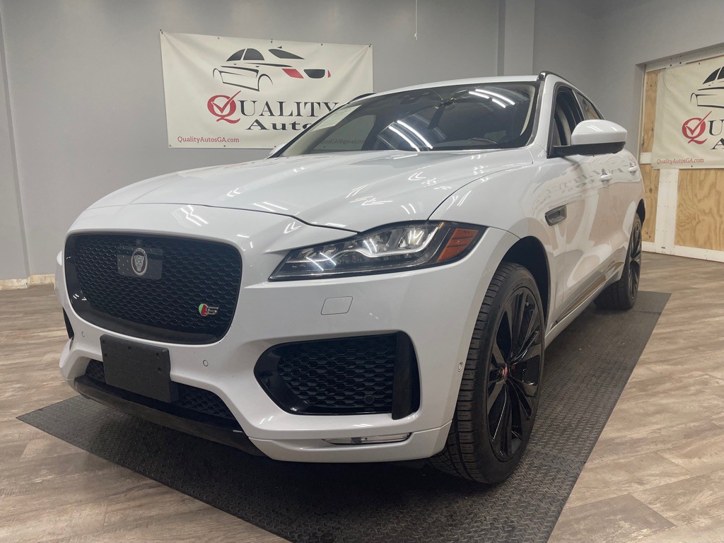 2017 Jaguar F-PACE Image 1
