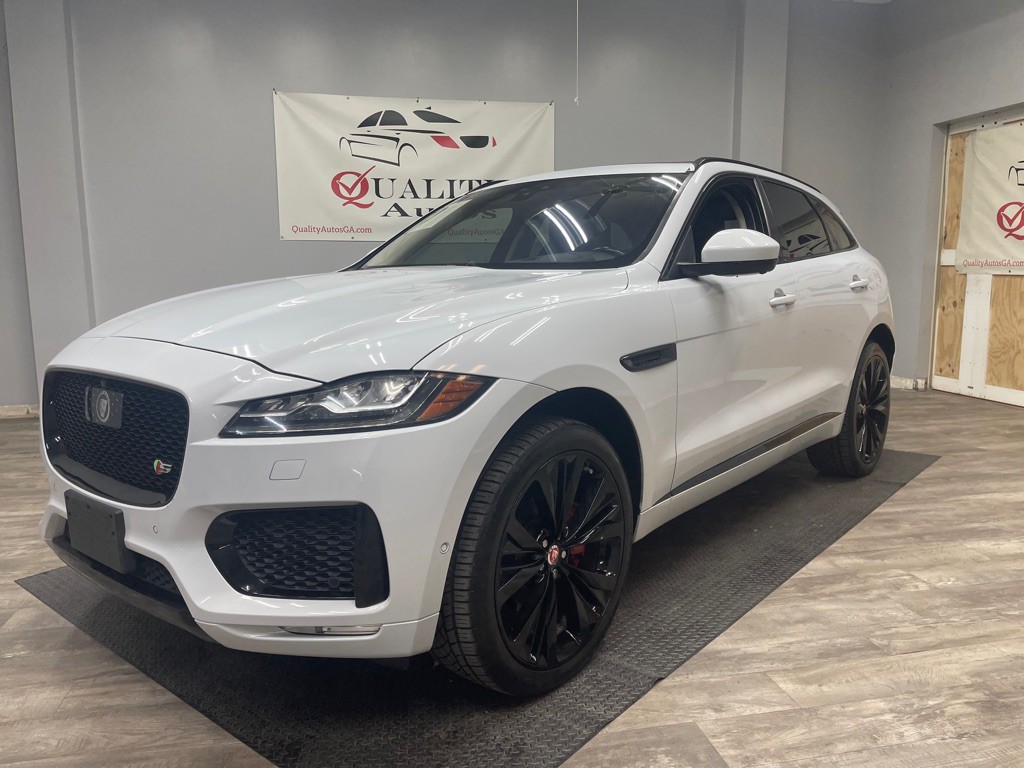 2017 Jaguar F-PACE Image 2