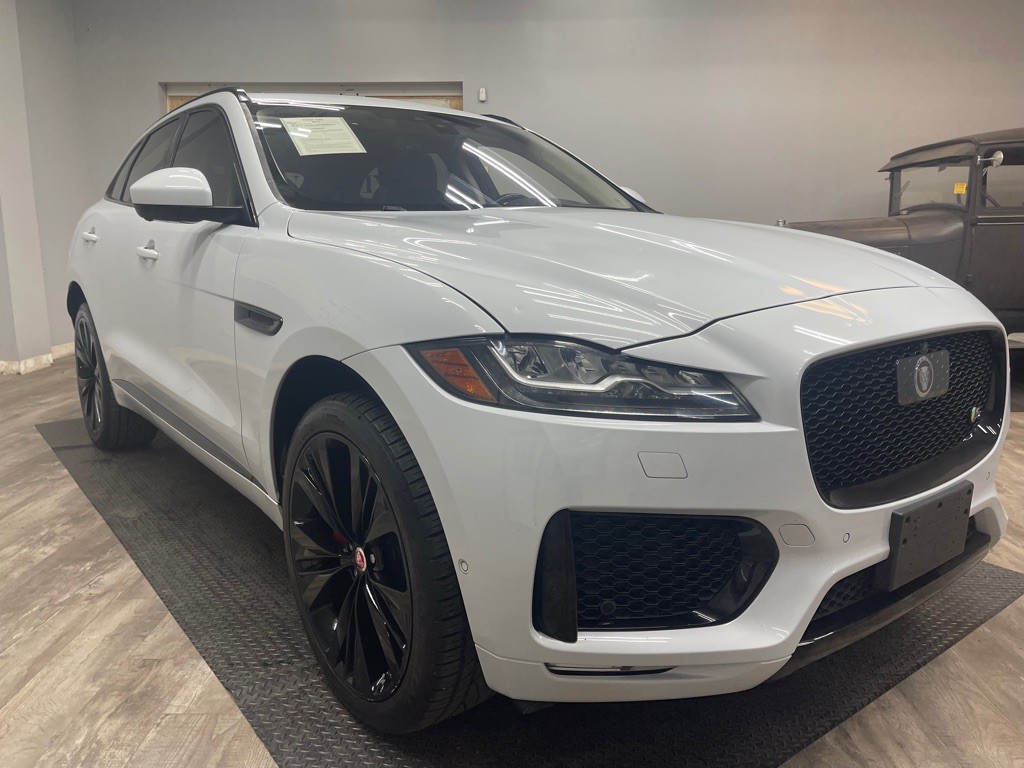 2017 Jaguar F-PACE Image 4