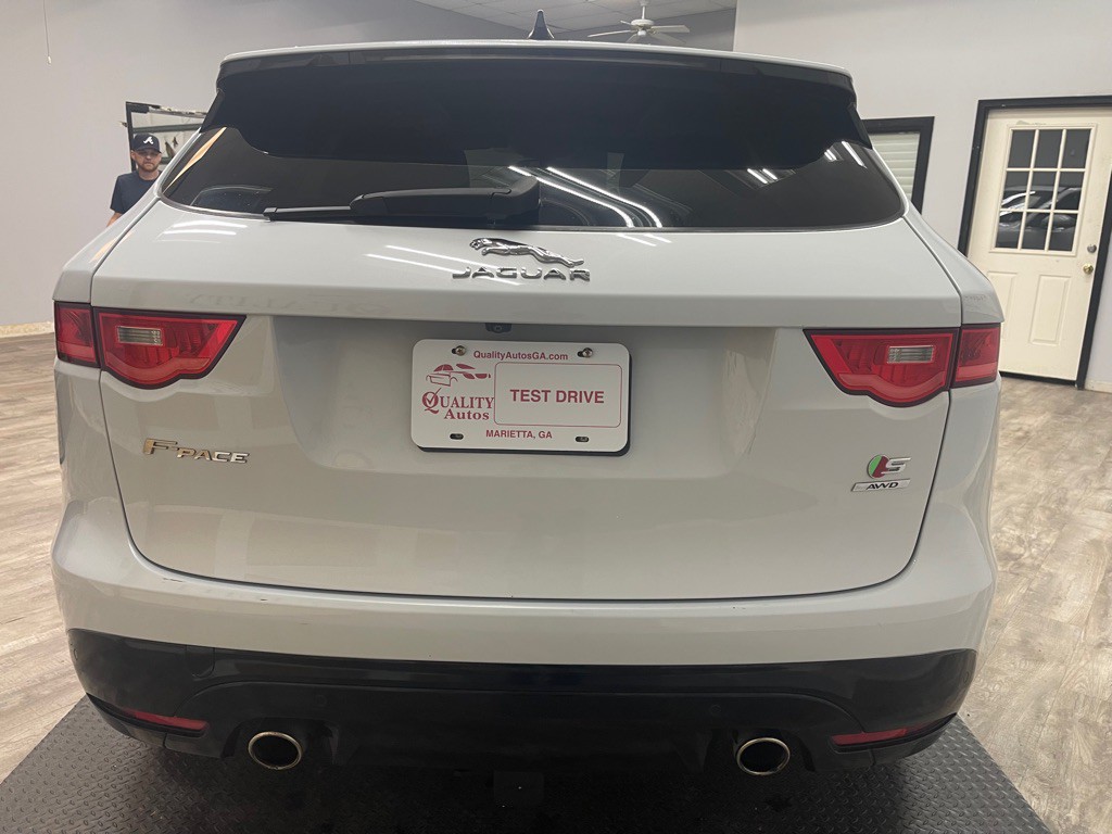 2017 Jaguar F-PACE Image 8