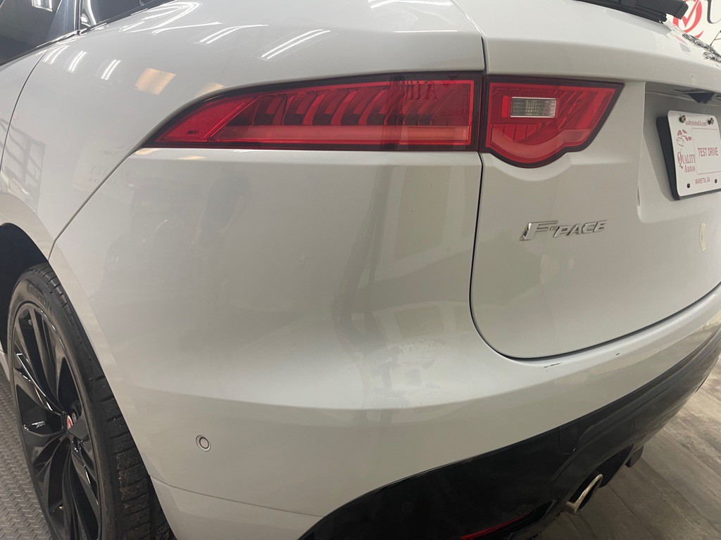 2017 Jaguar F-PACE Image 11