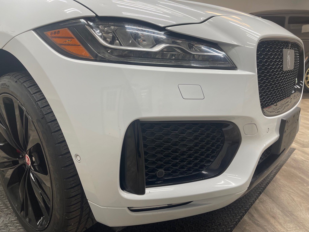 2017 Jaguar F-PACE Image 13