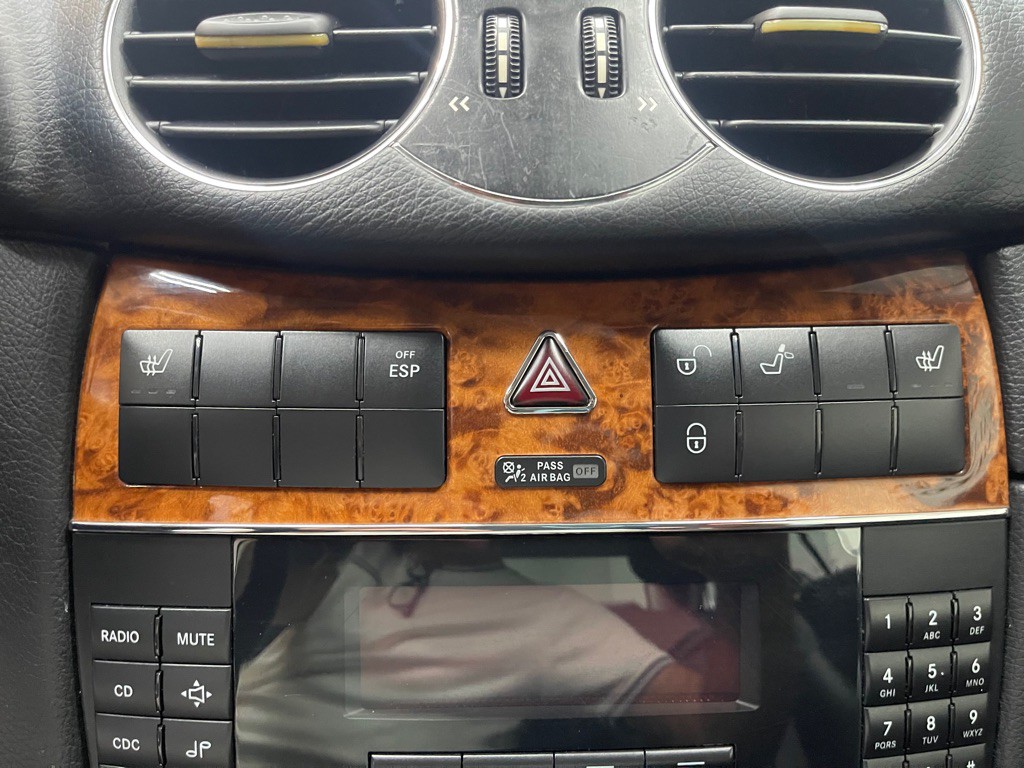 2009 Mercedes-Benz CLK-Class Image 23