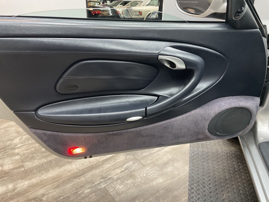 1999 Porsche 911 Image 39