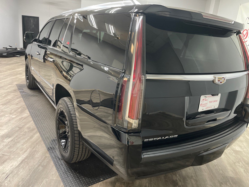 2019 Cadillac Escalade Image 5