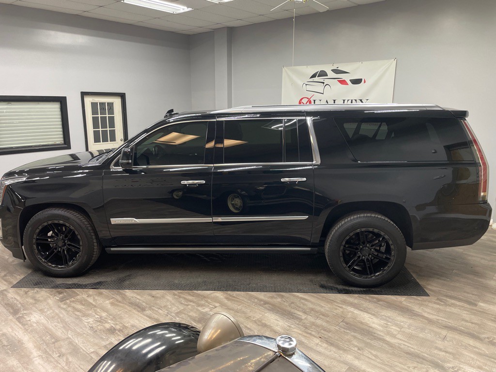 2019 Cadillac Escalade Image 8