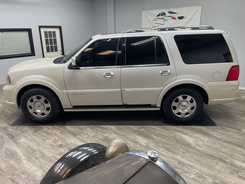 2006 Lincoln Navigator Image 7
