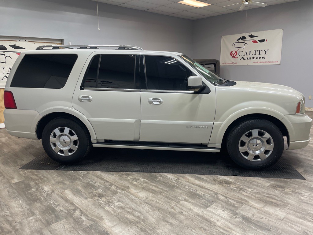 2006 Lincoln Navigator Image 11
