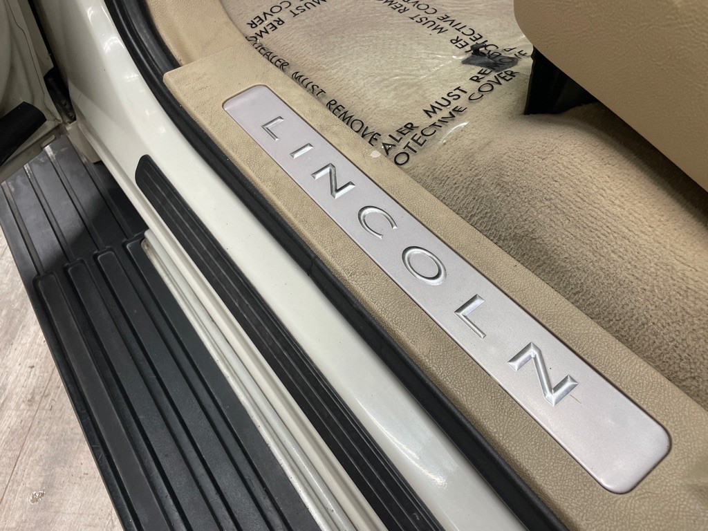 2006 Lincoln Navigator Image 17