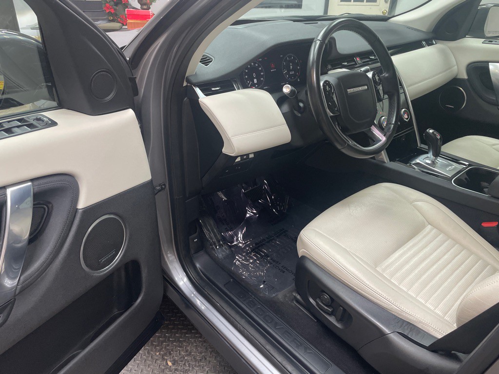 2020 Land Rover Discovery Sport Image 3