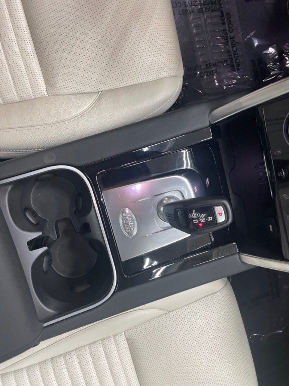 2020 Land Rover Discovery Sport Image 27