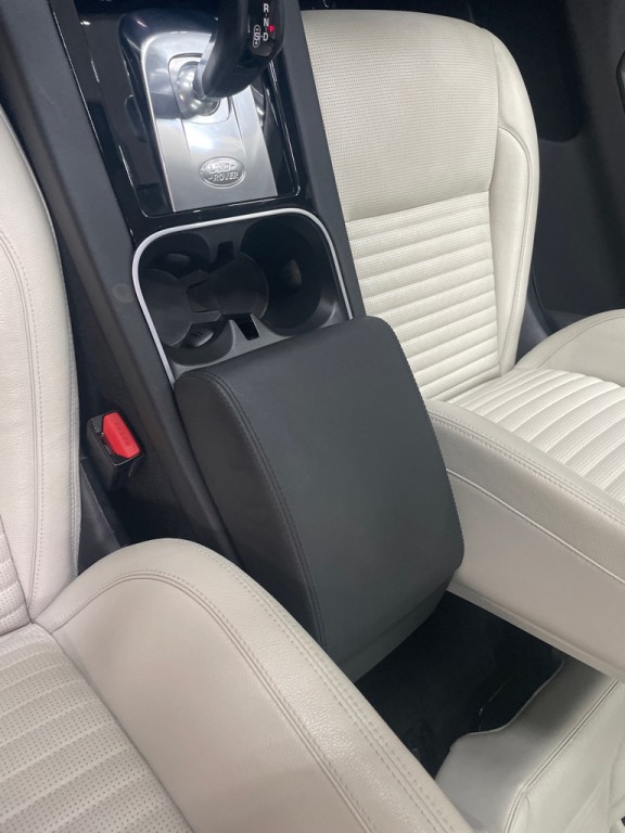 2020 Land Rover Discovery Sport Image 29