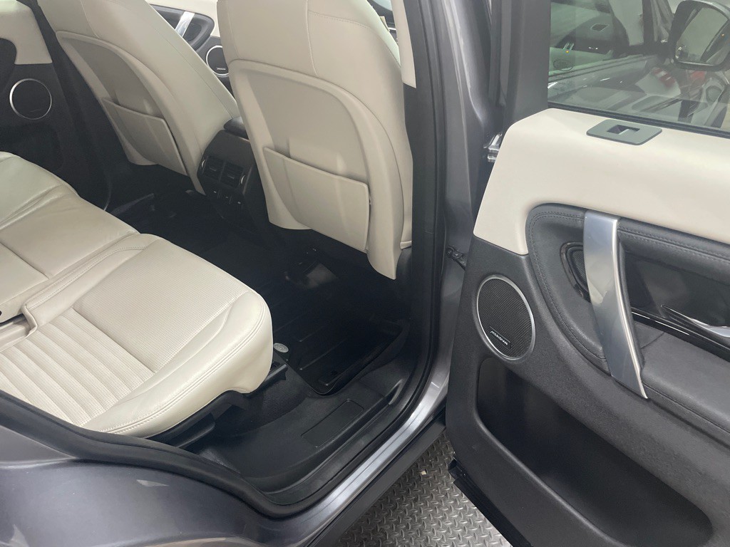 2020 Land Rover Discovery Sport Image 36